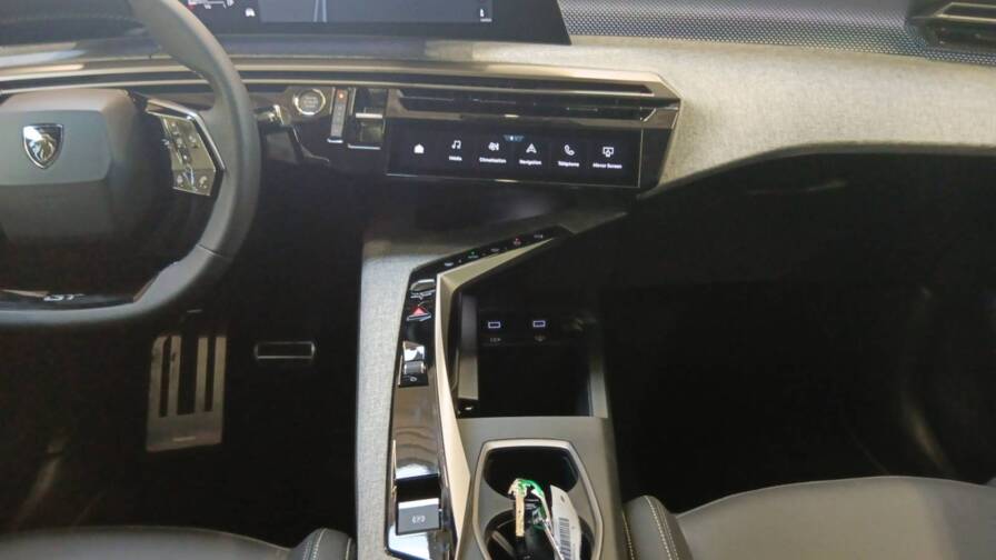 Mandataire Automobile occasion, recherche de Peugeot 3008-nouveau-hybrid-145-e-dcs6-gt - E-Motors