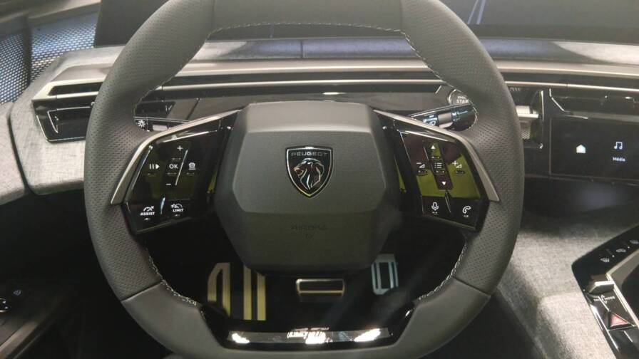 Mandataire Automobile occasion, recherche de Peugeot 3008-nouveau-hybrid-145-e-dcs6-gt - E-Motors