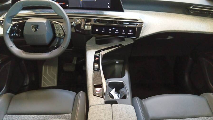 Mandataire Automobile occasion, recherche de Peugeot 3008-nouveau-hybrid-145-e-dcs6-gt - E-Motors