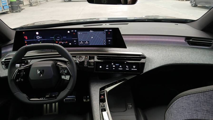 Mandataire Automobile occasion, recherche de Peugeot 3008-nouveau-hybrid-145-e-dcs6-gt - E-Motors