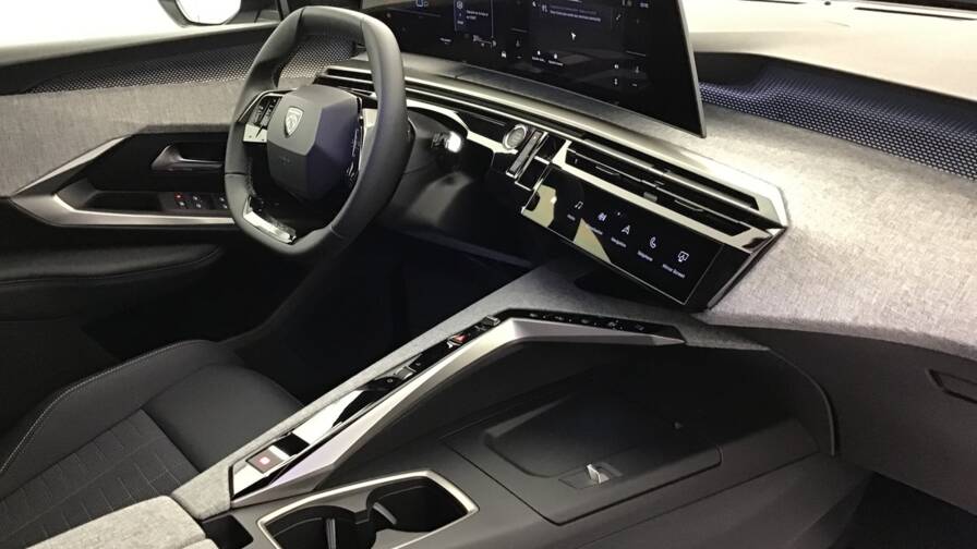 Mandataire Automobile occasion, recherche de Peugeot 3008-gt-hybrid-145-e-dcs6 - E-Motors