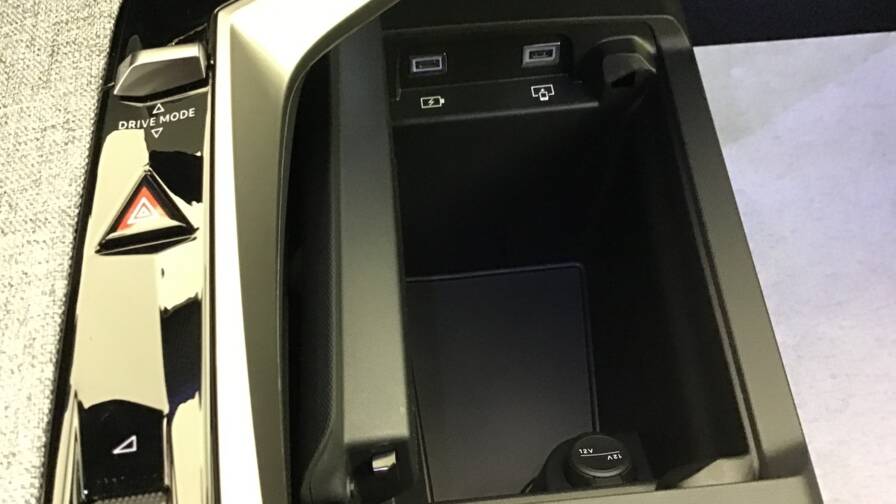 Mandataire Automobile occasion, recherche de Peugeot 3008-gt-hybrid-145-e-dcs6 - E-Motors