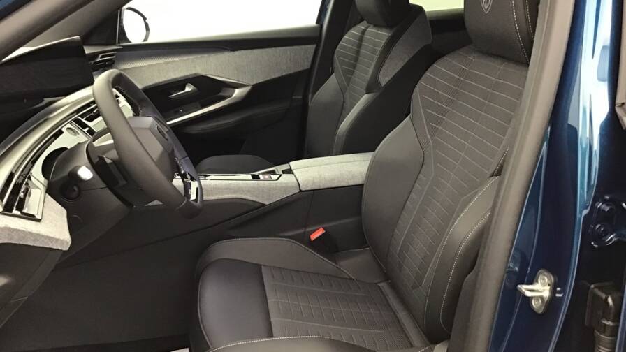 Mandataire Automobile occasion, recherche de Peugeot 3008-gt-hybrid-145-e-dcs6 - E-Motors