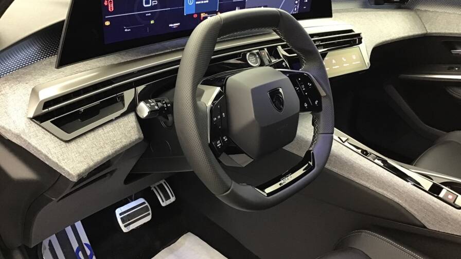 Mandataire Automobile occasion, recherche de Peugeot 3008-gt-hybrid-145-e-dcs6 - E-Motors