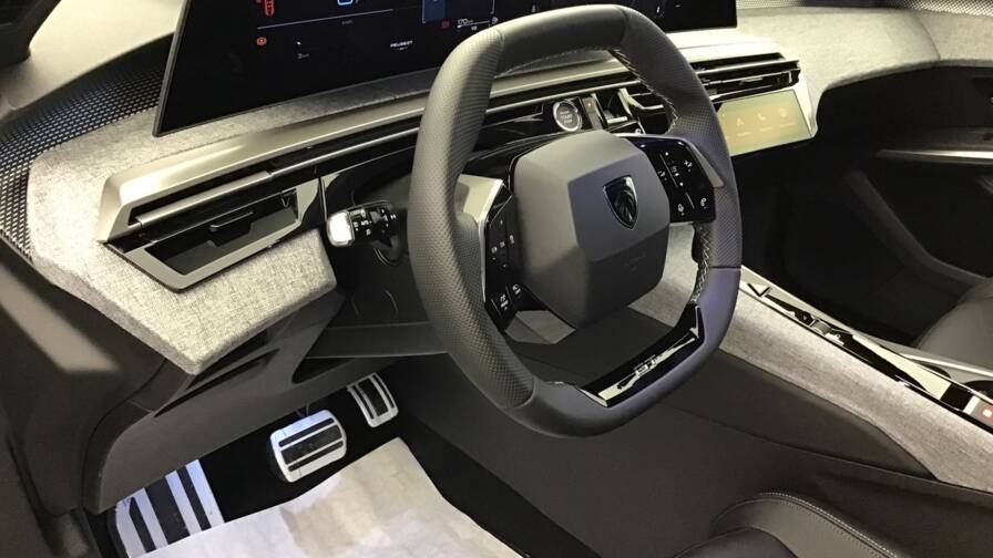 Mandataire Automobile occasion, recherche de Peugeot 3008-gt-hybrid-145-e-dcs6 - E-Motors