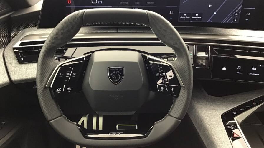 Mandataire Automobile occasion, recherche de Peugeot 3008-gt-hybrid-145-e-dcs6 - E-Motors