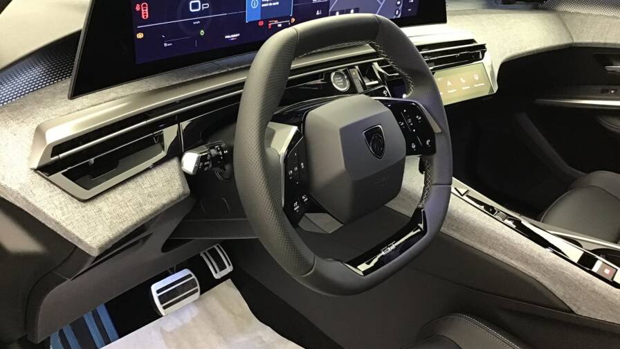 Mandataire Automobile occasion, recherche de Peugeot 3008-gt-hybrid-145-e-dcs6 - E-Motors