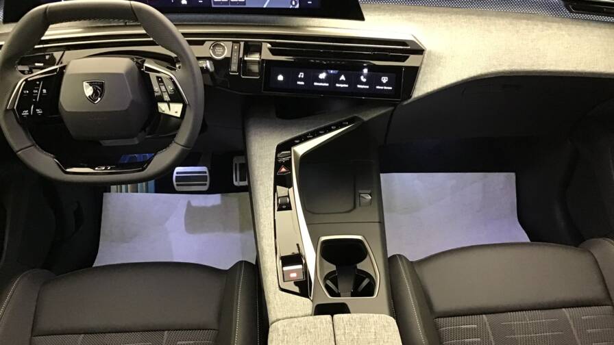 Mandataire Automobile occasion, recherche de Peugeot 3008-gt-hybrid-145-e-dcs6 - E-Motors