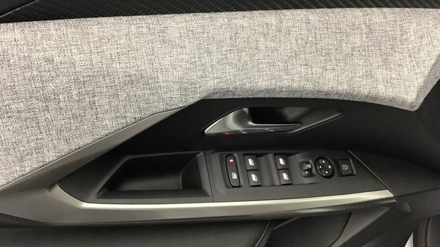 Mandataire Automobile occasion, recherche de Peugeot 3008-hybrid-145-e-dcs6-business5-portes-vp-essence-sans-plomb072025 - E-Motors