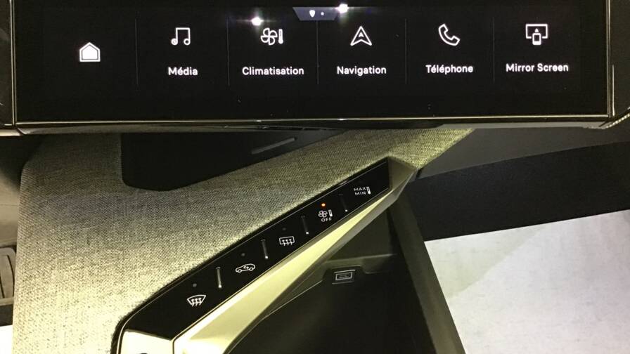 Mandataire Automobile occasion, recherche de Peugeot 3008-hybrid-145-e-dcs6-business5-portes-vp-essence-sans-plomb072025 - E-Motors