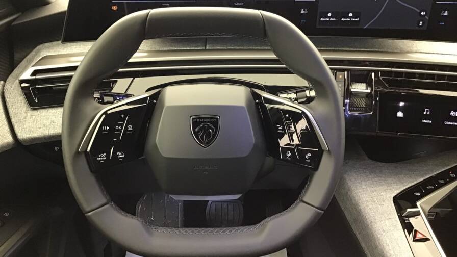 Mandataire Automobile occasion, recherche de Peugeot 3008-hybrid-145-e-dcs6-business5-portes-vp-essence-sans-plomb072025 - E-Motors