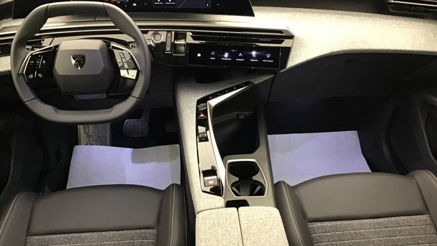 Mandataire Automobile occasion, recherche de Peugeot 3008-hybrid-145-e-dcs6-business5-portes-vp-essence-sans-plomb072025 - E-Motors