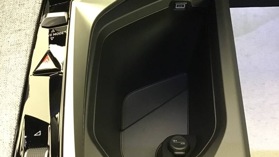 Mandataire Automobile occasion, recherche de Peugeot 3008-hybrid-145-e-dcs6-business5-portes-vp-essence-sans-plomb072025 - E-Motors