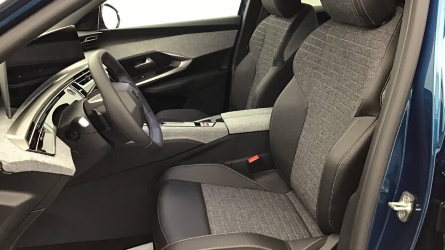 Mandataire Automobile occasion, recherche de Peugeot 3008-hybrid-145-e-dcs6-business5-portes-vp-essence-sans-plomb072025 - E-Motors