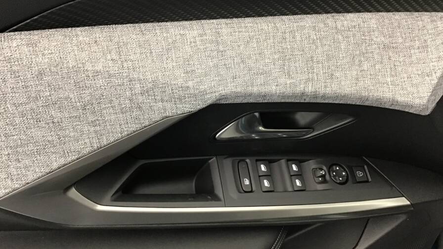 Mandataire Automobile occasion, recherche de Peugeot 3008-hybrid-145-e-dcs6-business5-portes-vp-essence-sans-plomb072025 - E-Motors