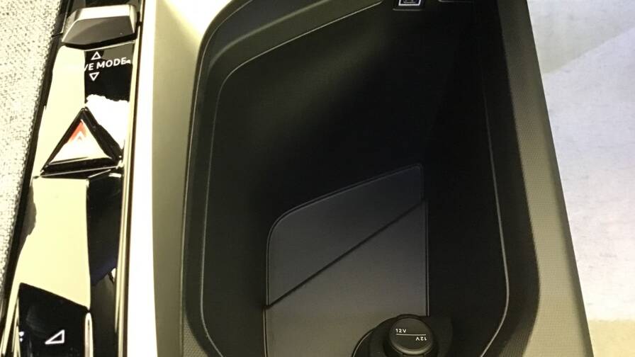 Mandataire Automobile occasion, recherche de Peugeot 3008-hybrid-145-e-dcs6-business5-portes-vp-essence-sans-plomb072025 - E-Motors