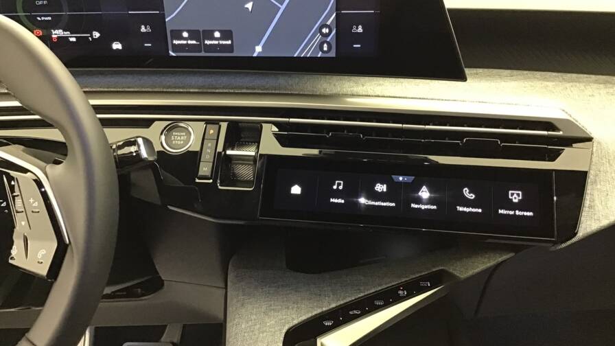 Mandataire Automobile occasion, recherche de Peugeot 3008-hybrid-145-e-dcs6-business5-portes-vp-essence-sans-plomb072025 - E-Motors