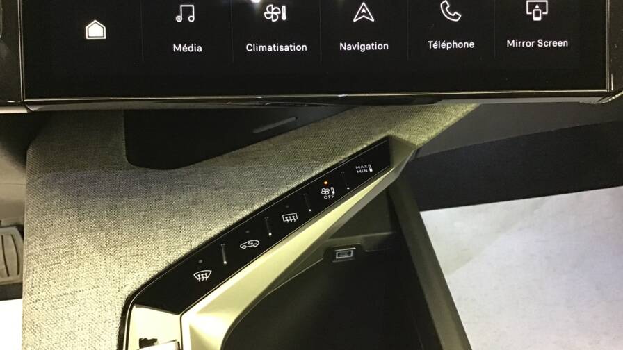 Mandataire Automobile occasion, recherche de Peugeot 3008-hybrid-145-e-dcs6-business5-portes-vp-essence-sans-plomb072025 - E-Motors