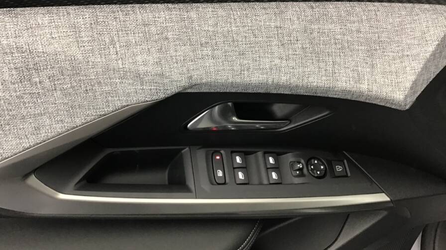 Mandataire Automobile occasion, recherche de Peugeot 3008-hybrid-145-e-dcs6-business5-portes-vp-essence-sans-plomb072025 - E-Motors