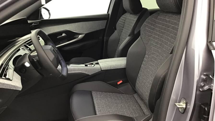 Mandataire Automobile occasion, recherche de Peugeot 3008-hybrid-145-e-dcs6-business5-portes-vp-essence-sans-plomb072025 - E-Motors