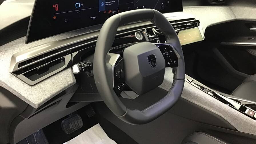 Mandataire Automobile occasion, recherche de Peugeot 3008-hybrid-145-e-dcs6-business5-portes-vp-essence-sans-plomb072025 - E-Motors