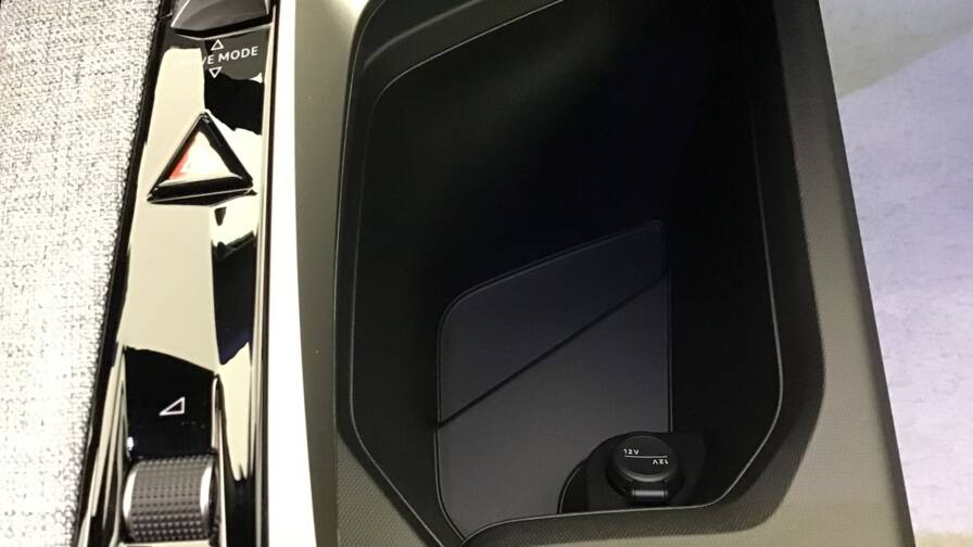 Mandataire Automobile occasion, recherche de Peugeot 3008-hybrid-145-e-dcs6-business5-portes-vp-essence-sans-plomb072025 - E-Motors