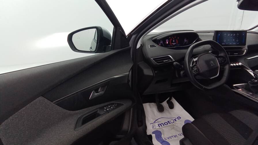 Mandataire Automobile occasion, recherche de Peugeot 3008-puretech-130-active-gps-camera - E-Motors