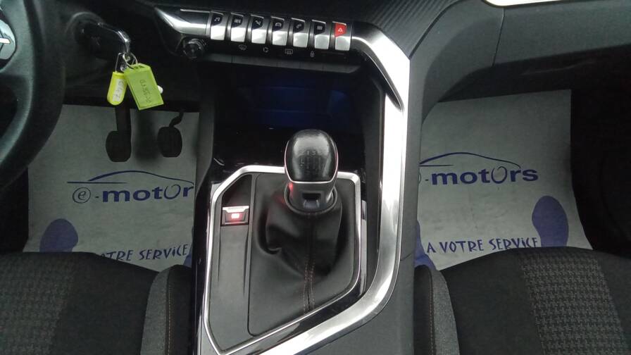Mandataire Automobile occasion, recherche de Peugeot 3008-puretech-130-active-gps-camera - E-Motors