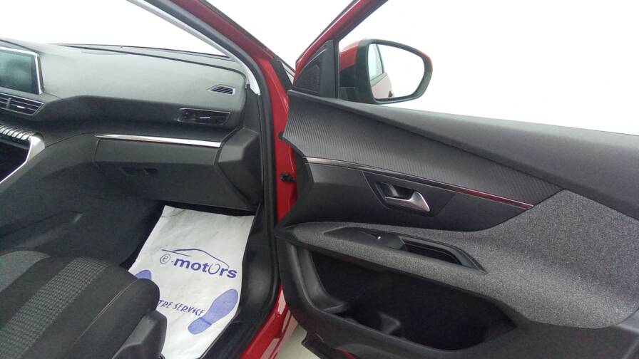 Mandataire Automobile occasion, recherche de Peugeot 3008-puretech-130-active-gps-camera - E-Motors