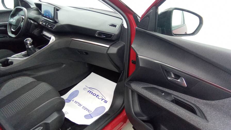 Mandataire Automobile occasion, recherche de Peugeot 3008-puretech-130-active-pack-plus-gps - E-Motors