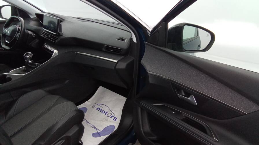 Mandataire Automobile occasion, recherche de Peugeot 3008-puretech-130-allure-pack - E-Motors