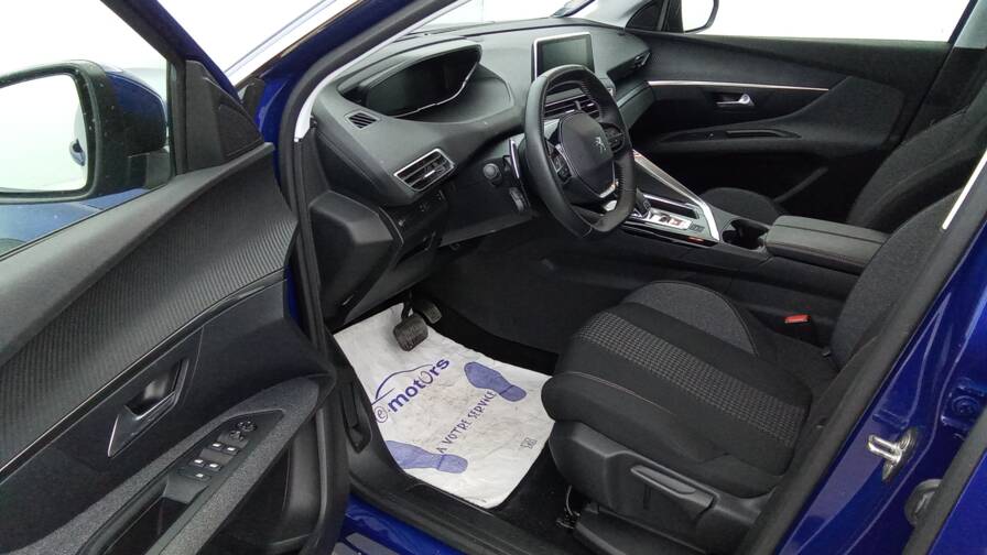 Mandataire Automobile occasion, recherche de Peugeot 3008-puretech-130-eat8-active-plus-gps-plus-pdc-ar-av - E-Motors