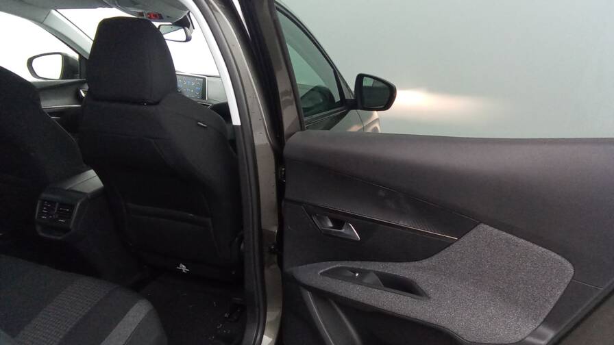 Mandataire Automobile occasion, recherche de Peugeot 3008-puretech-130-eat8-active-gps-pdc-ar-av - E-Motors