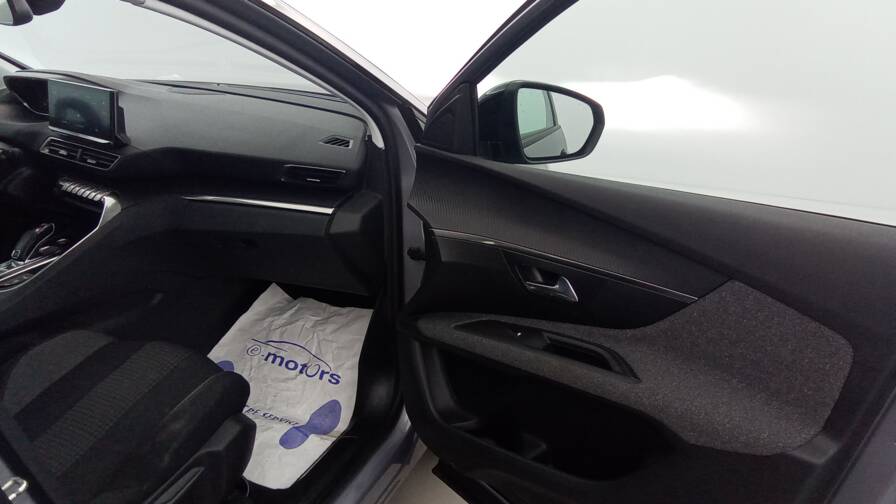 Mandataire Automobile occasion, recherche de Peugeot 3008-puretech-130-eat8-active-pack-gps - E-Motors