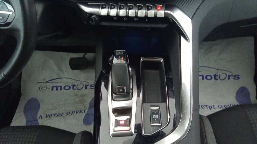 Mandataire Automobile occasion, recherche de Peugeot 3008-puretech-130-eat8-active-pack-gps - E-Motors