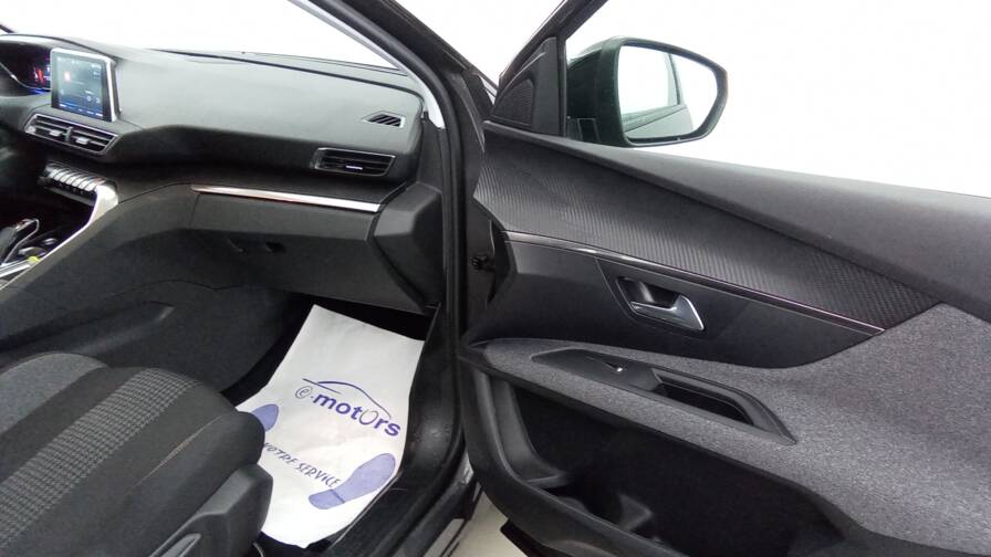 Mandataire Automobile occasion, recherche de Peugeot 3008-puretech-130-eat8-active-pack - E-Motors