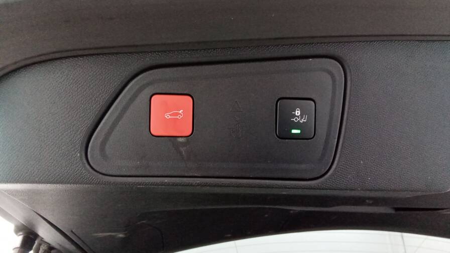 Mandataire Automobile occasion, recherche de Peugeot 3008-puretech-130-eat8-allure - E-Motors