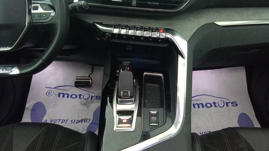 Mandataire Automobile occasion, recherche de Peugeot 3008-puretech-130-eat8-gt-camera360 - E-Motors