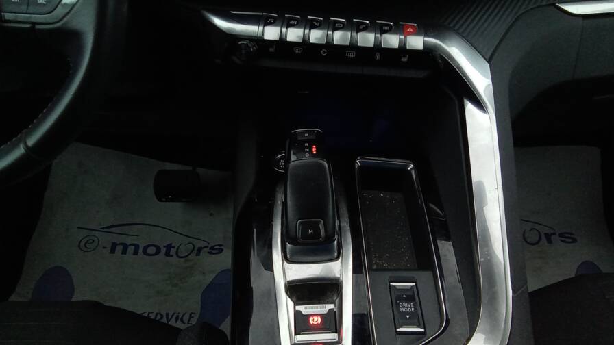 Mandataire Automobile occasion, recherche de Peugeot 3008-puretech-130-eat8-style - E-Motors