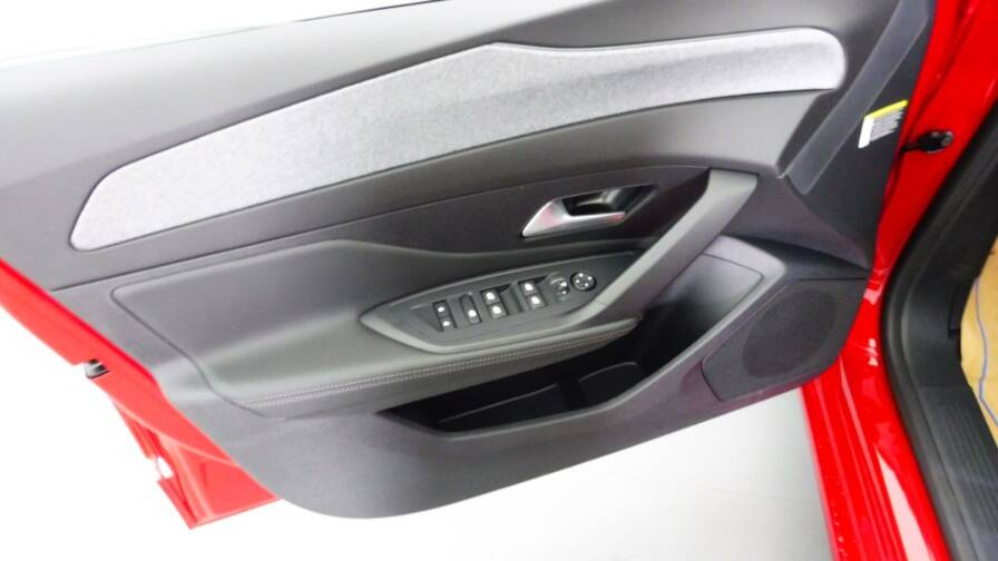 Mandataire Automobile occasion, recherche de Peugeot 308-1-5-bluehdi-130ch-s-s-allure-eat8 - E-Motors