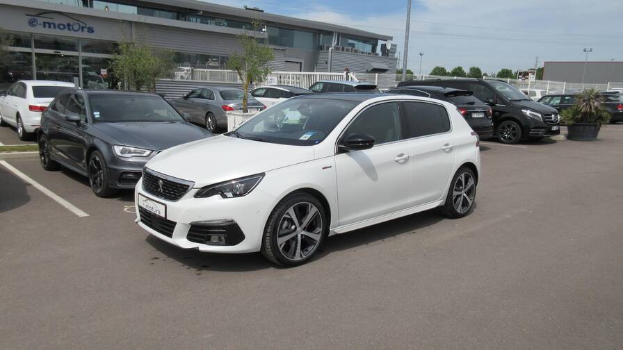 Avis-mandataire-auto-Emotors-Peugeot-308-Gt-line-bluehdi-130-s-s-eat8-plus-toit-pano.