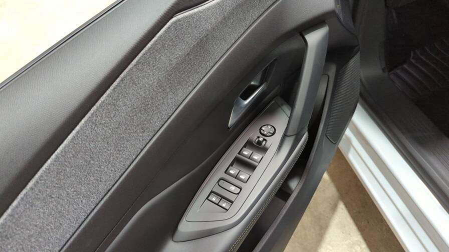 Mandataire Automobile neuf, recherche de Peugeot 308-bluehdi-130ch-s-s-eat8-allure-plus-pack-access - E-Motors