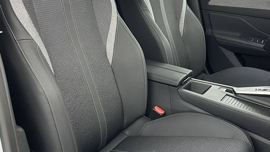 Mandataire Automobile neuf, recherche de Peugeot 308-iii-1-5-bluehdi-130ch-allure-eat8 - E-Motors