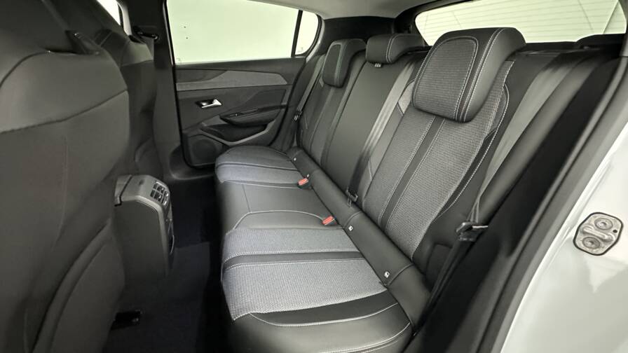 Mandataire Automobile neuf, recherche de Peugeot 308-iii-1-5-bluehdi-130ch-allure-eat8 - E-Motors