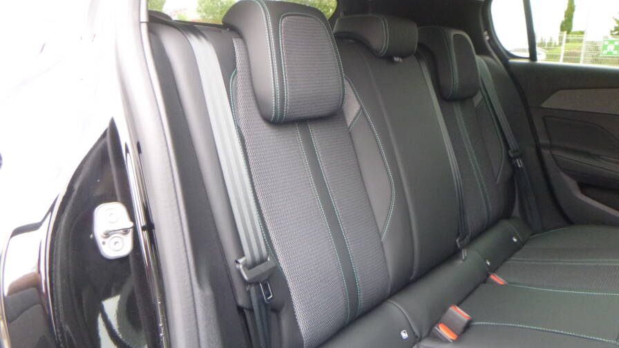 Mandataire Automobile neuf, recherche de Peugeot 308-bluehdi-130-s-s-eat8-allure-plus-pack-access - E-Motors