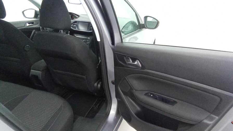 Mandataire Automobile occasion, recherche de Peugeot 308-puretech-110-active-gps-pdc-ar-av - E-Motors