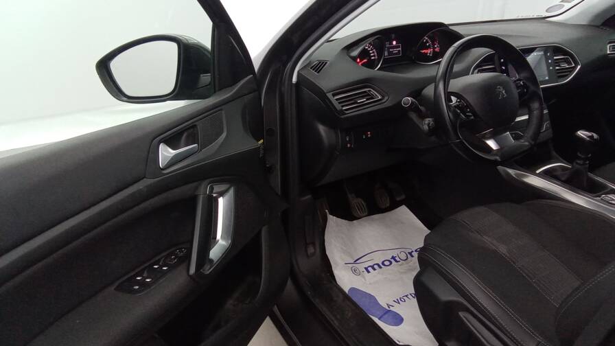 Mandataire Automobile occasion, recherche de Peugeot 308-puretech-110-allure-pack-gps-pdc-ar-av - E-Motors