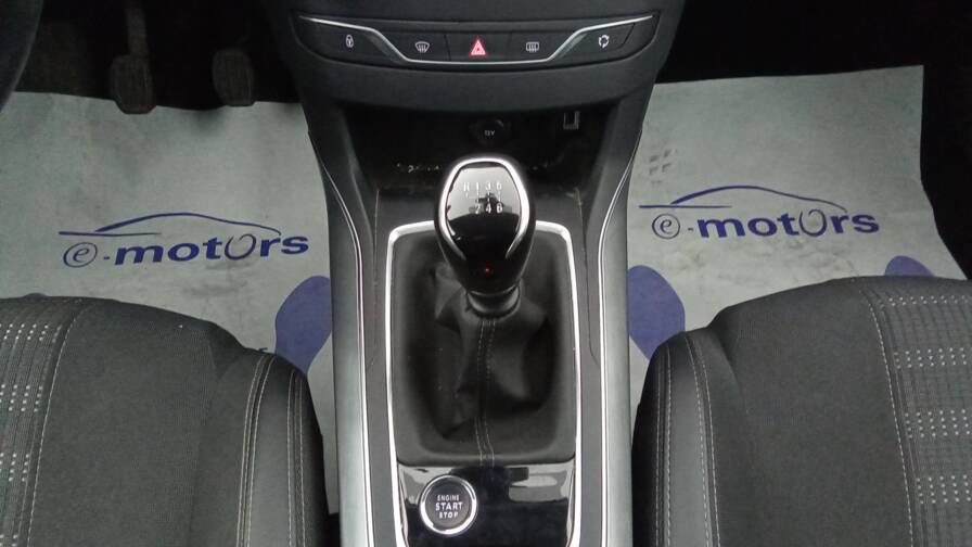 Mandataire Automobile occasion, recherche de Peugeot 308-puretech-110-allure-pack-gps-pdc-ar-av - E-Motors