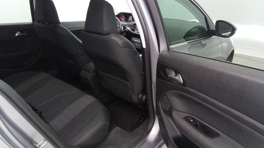 Mandataire Automobile occasion, recherche de Peugeot 308-puretech-130-eat8-allure - E-Motors