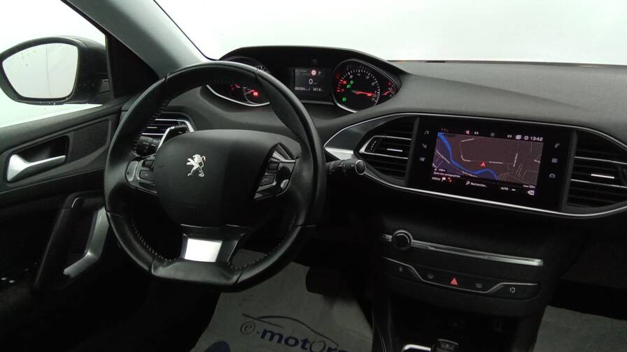 Mandataire Automobile occasion, recherche de Peugeot 308-puretech-130-eat8-allure - E-Motors